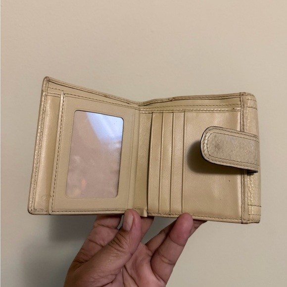 COACH Soho Tan Pebble Leather Buckle Flap Bifold Wallet EUC - Picture 4 of 6